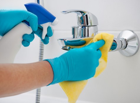 Written complaint details and service notes for carpet cleaners